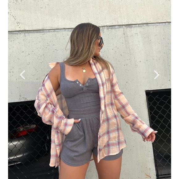 Chic By Ally B button down top - Picture 2 of 5